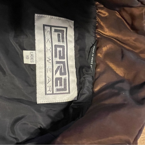 Vintage FERA ladies ski jacket.  Rarely worn.  Excellent condition. - Picture 3 of 4